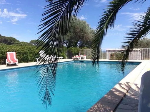 Pensez à réserver vos vacances dans le Golfe de Saint-Tropez à La Ferme de L’Audrac à Ramatuelle, Ramatuelle, La ferme de l’Audrac